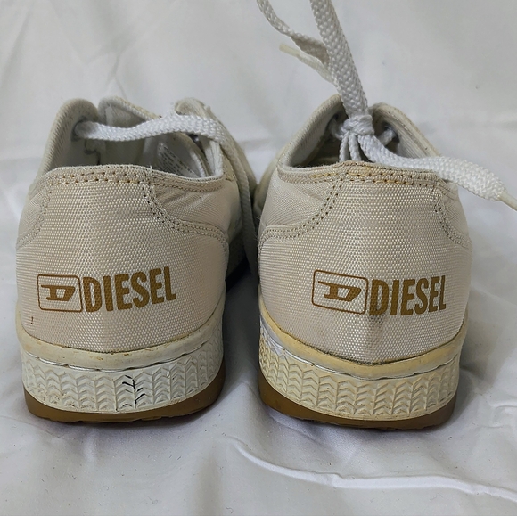Diesel Pet Low-top Canvas Sneakers - Picture 7 of 11